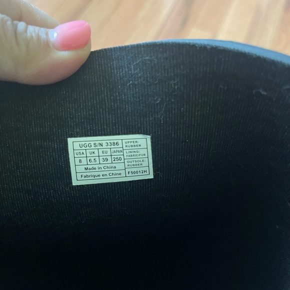 UGG rain boots - NWOT - size 8. Beautiful detailing on boots - Picture 4 of 5